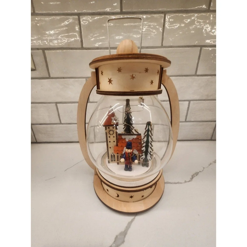Christmas‎ Winterland Village Illuminated Lantern Wood And Glass Alpine Scene